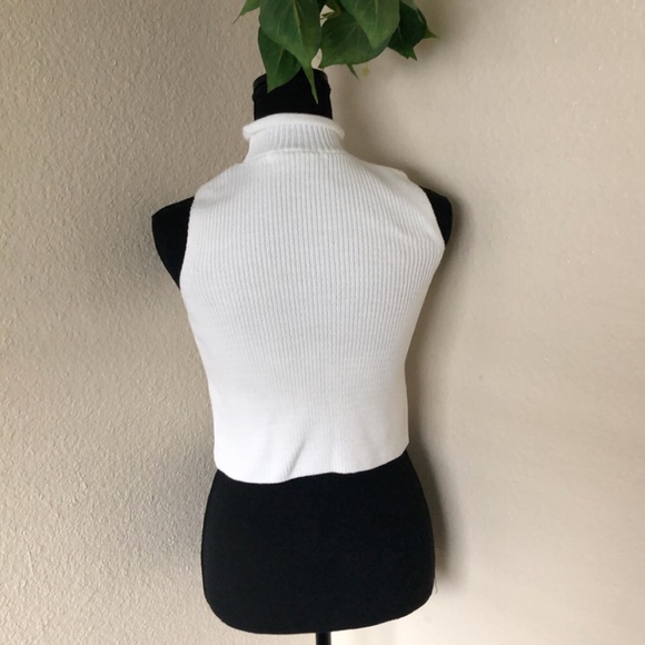 White Ribbed Turtleneck Top - Picture 2 of 2